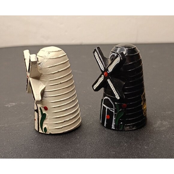 VTG Dutch Windmill Salt & Pepper Shakers Souvenir Of Caney Kansas Hand-Painted - Picture 9 of 15